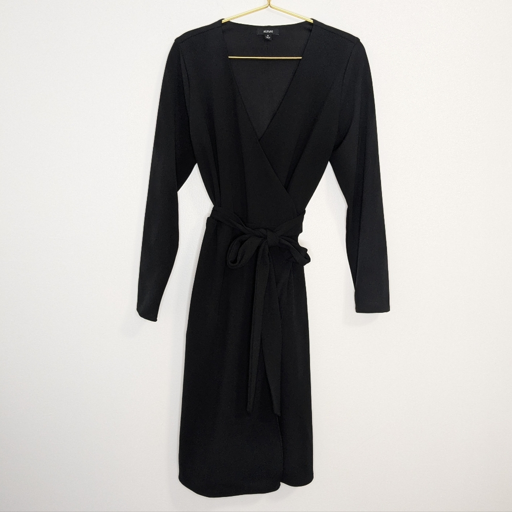 Alfani Medium Black‎ Wrinkle-Resistent Half Sleeve Wrap Dress